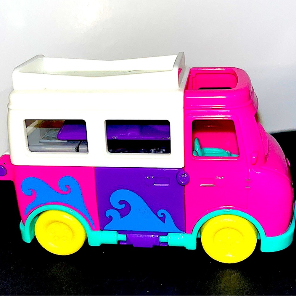 Polly Pocket Lot.  Camper, Blue Car and Four Small Extras
